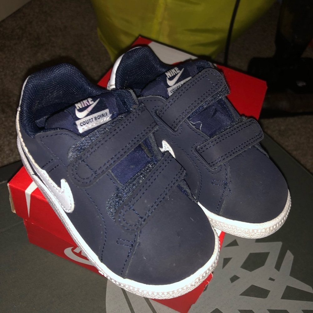 Nike Velcro sneakers